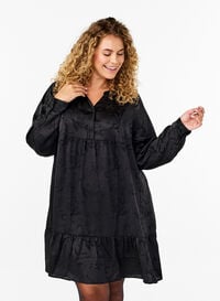 Kurzes Satinkleid mit Ton-in-Ton-Muster, Black, Model