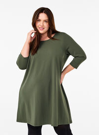 FLASH – Kurzes Kleid mit A-Linien-Schnitt und 3/4-Ärmeln, Thyme, Model