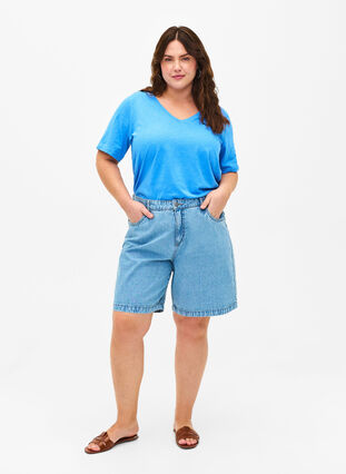 Zizzi Kurzärmliges Basic-T-Shirt mit V-Ausschnitt, Marina, Model image number 2