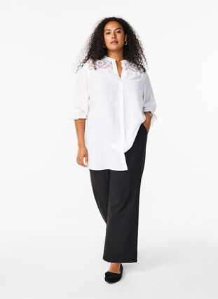 Zizzi Langes Viskose-Shirt mit Spitzendetail, Bright White, Model image number 2