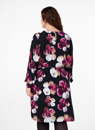 ZizziViskosekleid mit Druck und langen Ärmeln, Black Pink FlowerAOP, Model image number 1