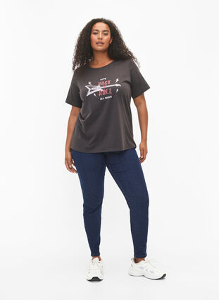 Zizzi FLASH - T-Shirt mit Motiv, Phantom, Model image number 2