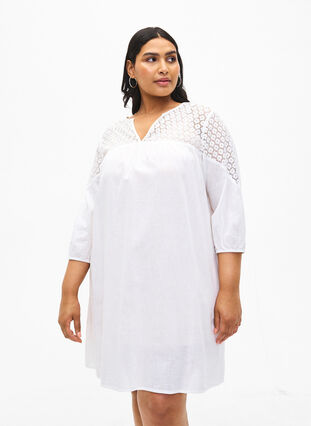 Zizzi Kleid aus einer Baumwollmischung mit Leinen und Häkeldetails, Bright White, Model image number 0