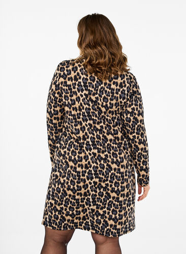 ZizziFLASH – Langärmeliges Kleid mit Rollkragen, Leopard Print, Model image number 1