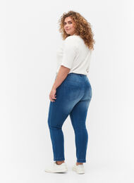 Slim Fit Emily Jeans mit normaler Taillenhöhe, Light blue, Model