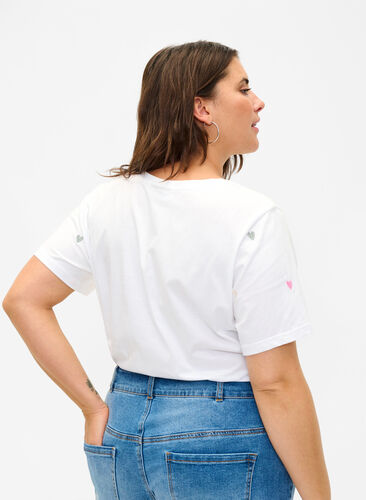 Zizzi T-Shirt aus Bio-Baumwolle mit Herzen, Bright W. Love Emb., Model image number 1