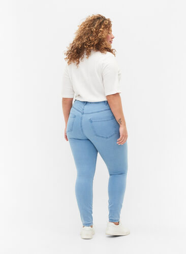 ZizziSuper Slim Amy Jeans mit hoher Taille, Ex Lt Blue, Model image number 1