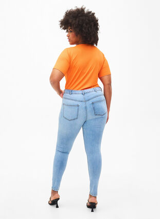 Zizzi Slim-Fit-Jeans mit Abriebdetails, Light Blue, Model image number 1