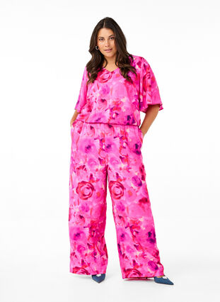 ZizziGeblümter Jumpsuit mit Fledermausärmeln, Pink Rose AOP, Model image number 1