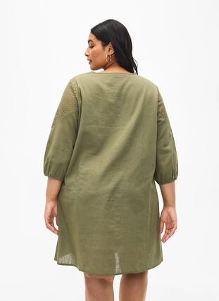 Zizzi Kleid aus einer Baumwollmischung mit Leinen und Häkeldetails, Deep Lichen Green, Model image number 1