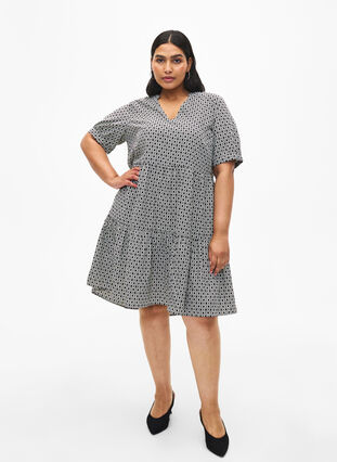 Zizzi FLASH – A-Linien-Kleid mit Print, Black White Graphic, Model image number 2