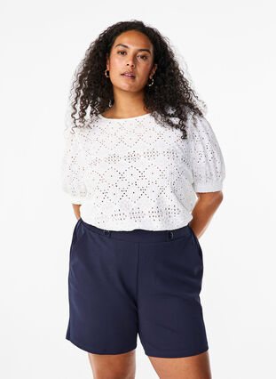 Zizzi Kurzärmelige Bluse mit Lochmuster, Bright White, Model image number 0