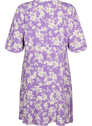Zizzi Kleid mit 1/2 Ärmeln und Blumenmuster aus Viskose, Purple Flower AOP, Packshot image number 1
