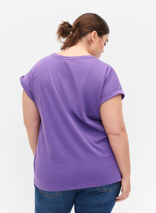 Zizzi Kurzärmeliges T-Shirt aus Baumwollmischung, Deep Lavender, Model image number 1