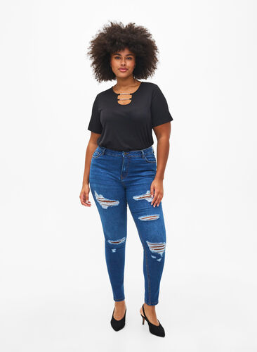 Zizzi Slim-Fit-Jeans mit Abriebdetails, Blue Denim, Model image number 0
