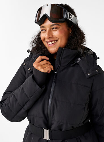 ZizziSki-Jacke mit Kapuze und Gürtel, Black, Image image number 0