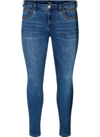 Super-Slim-Sanna Jeans mit Nietendetails