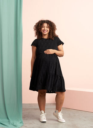 Zizzi Schwangerschaftskleid aus Broderie anglaise mit Stillfunktion, Black, Image image number 0