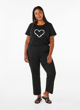 Zizzi FLASH - T-Shirt mit Motiv, Black Flower Heart , Model image number 2