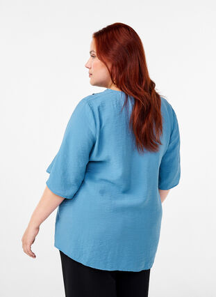 ZizziViskose-Bluse mit V-Ausschnitt und Stickdetail, Blue Heaven, Model image number 1