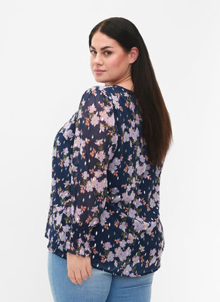 ZizziGeblümte Bluse mit langen Ärmeln und V-Ausschnitt, Blue Small Fl. AOP, Model image number 1