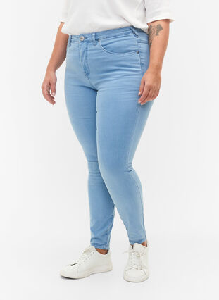 ZizziSuper Slim Amy Jeans mit hoher Taille, Ex Lt Blue, Model image number 2