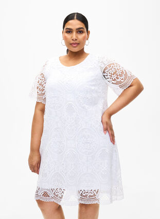 Zizzi Partykleid aus Spitze mit kurzen Ärmeln, Bright White, Model image number 0