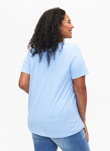 Zizzi Einfarbiges basic T-Shirt aus Baumwolle, Serenity, Model image number 1