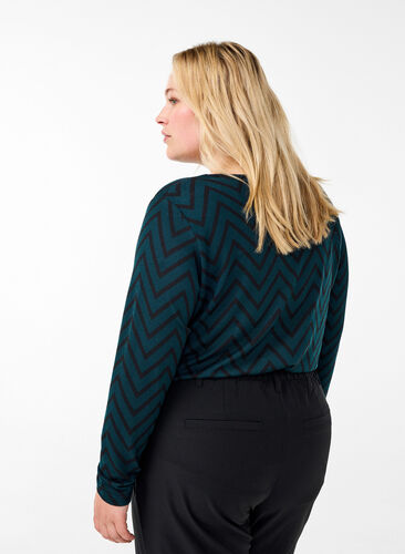 Zizzi Bluse mit Blumenmuster und langen Ärmeln, Scarab ZigZag, Model image number 1