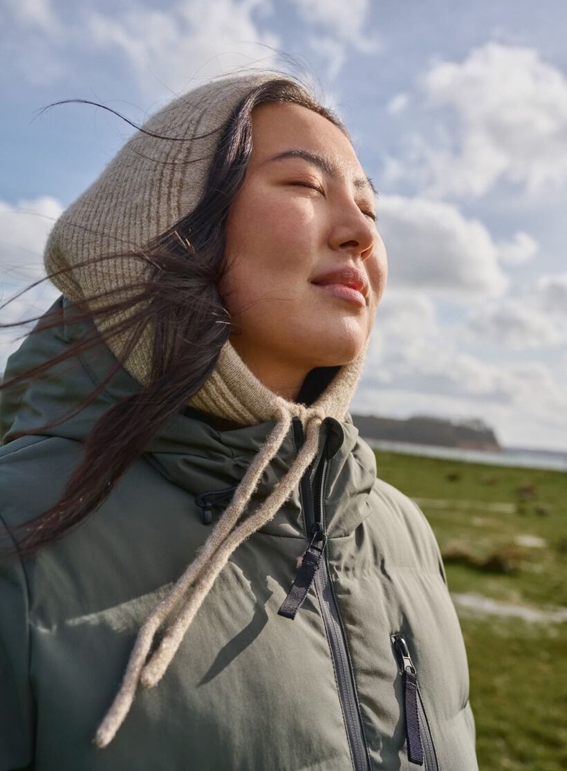 ZizziGrüne Pufferjacke mit Taschen und Kapuze, , Model, 2