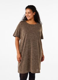 T-Shirt-Kleid mit Taschen und kurzen Ärmeln, Caribou, Model