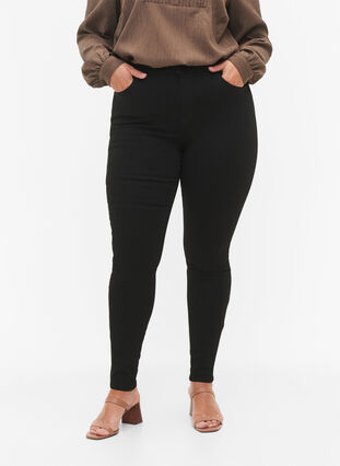 Zizzi Stay Black Amy Jeans mit hoher Taille, Black, Model image number 3