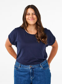 Kurzärmeliges T-Shirt aus einer Baumwollmischung, Navy Blazer, Model